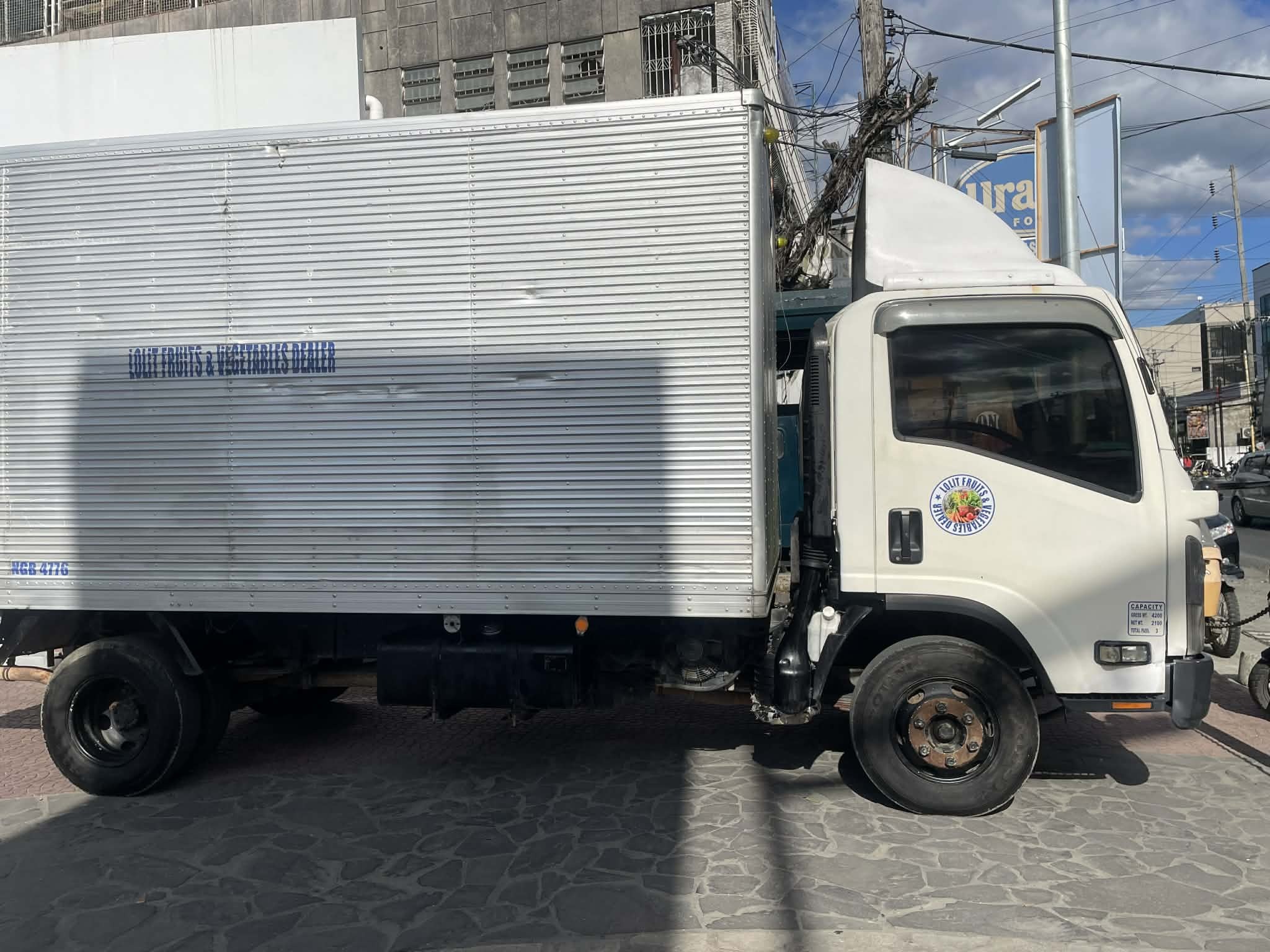 2019 ISUZU ELF CLOSED VAN