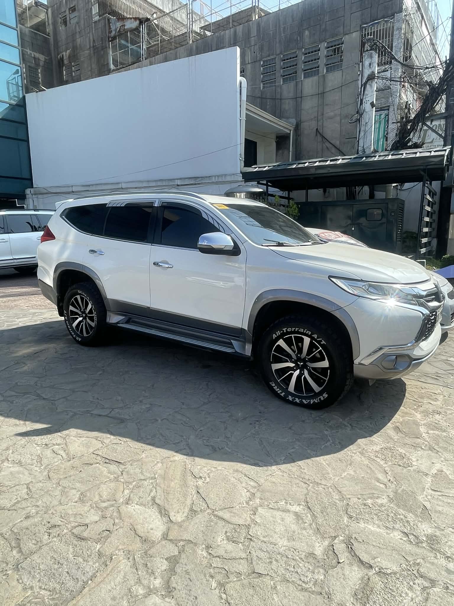2019 Mitsubishi Montero GLS